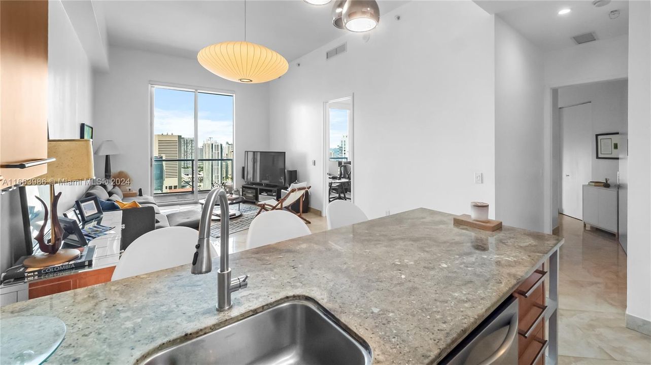 For Sale: $739,000 (2 beds, 2 baths, 1290 Square Feet)