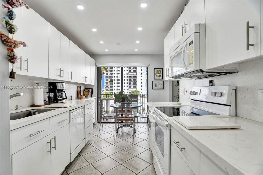 For Sale: $475,000 (1 beds, 1 baths, 1190 Square Feet)