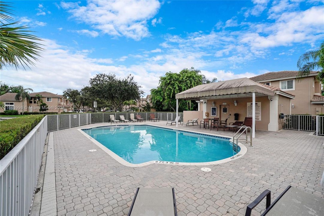 For Sale: $565,900 (3 beds, 2 baths, 1593 Square Feet)