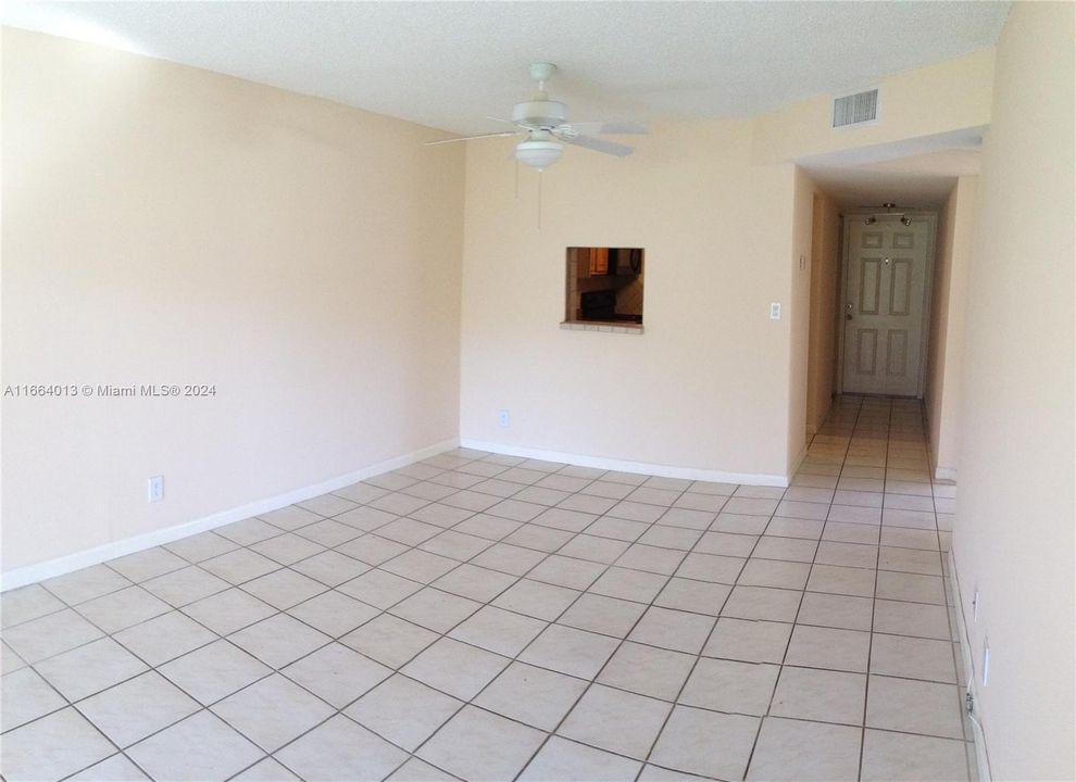 For Sale: $185,000 (2 beds, 2 baths, 949 Square Feet)