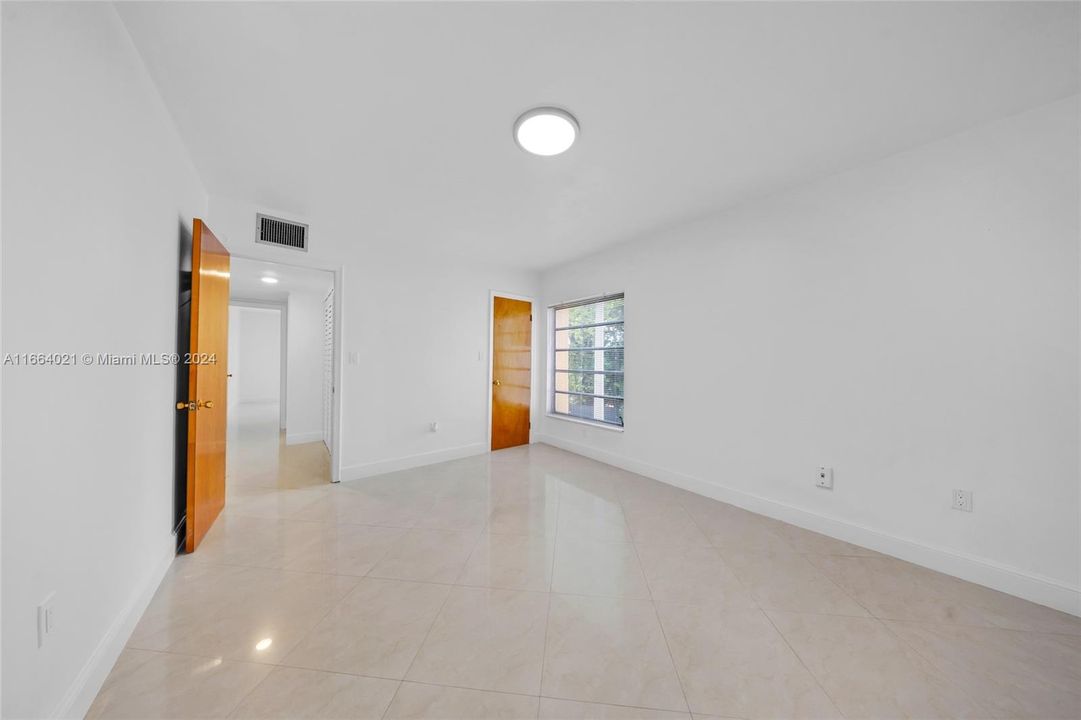 En Venta: $230,000 (2 camas, 1 baños, 880 Pies cuadrados)