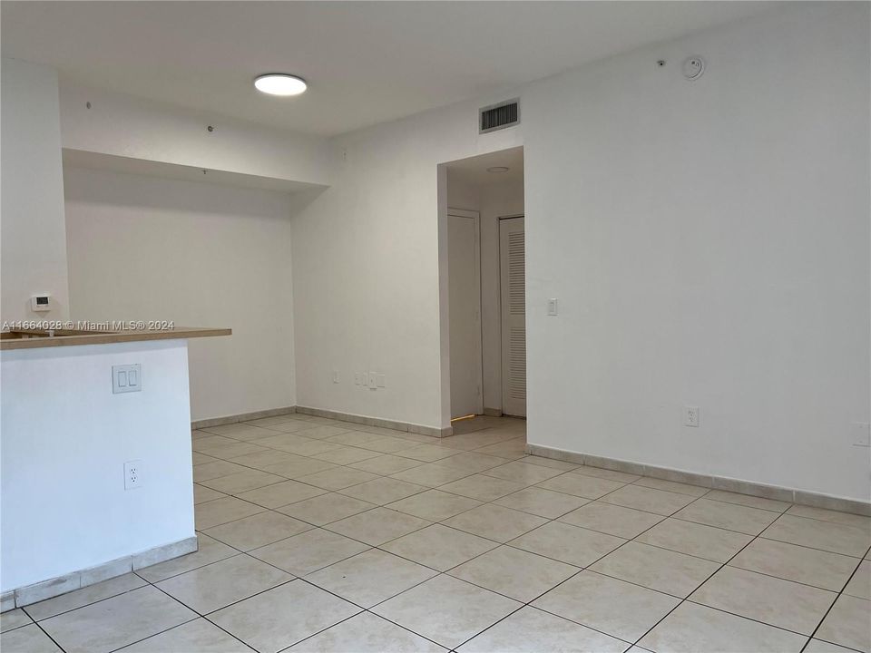 For Rent: $2,490 (2 beds, 2 baths, 969 Square Feet)