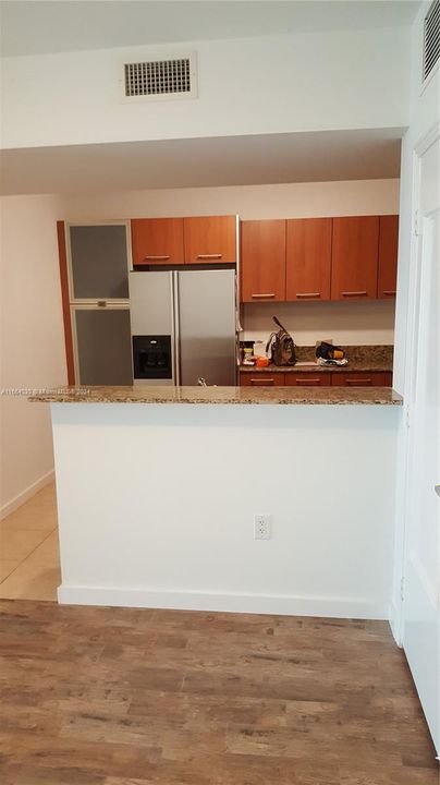 For Rent: $2,500 (1 beds, 1 baths, 797 Square Feet)