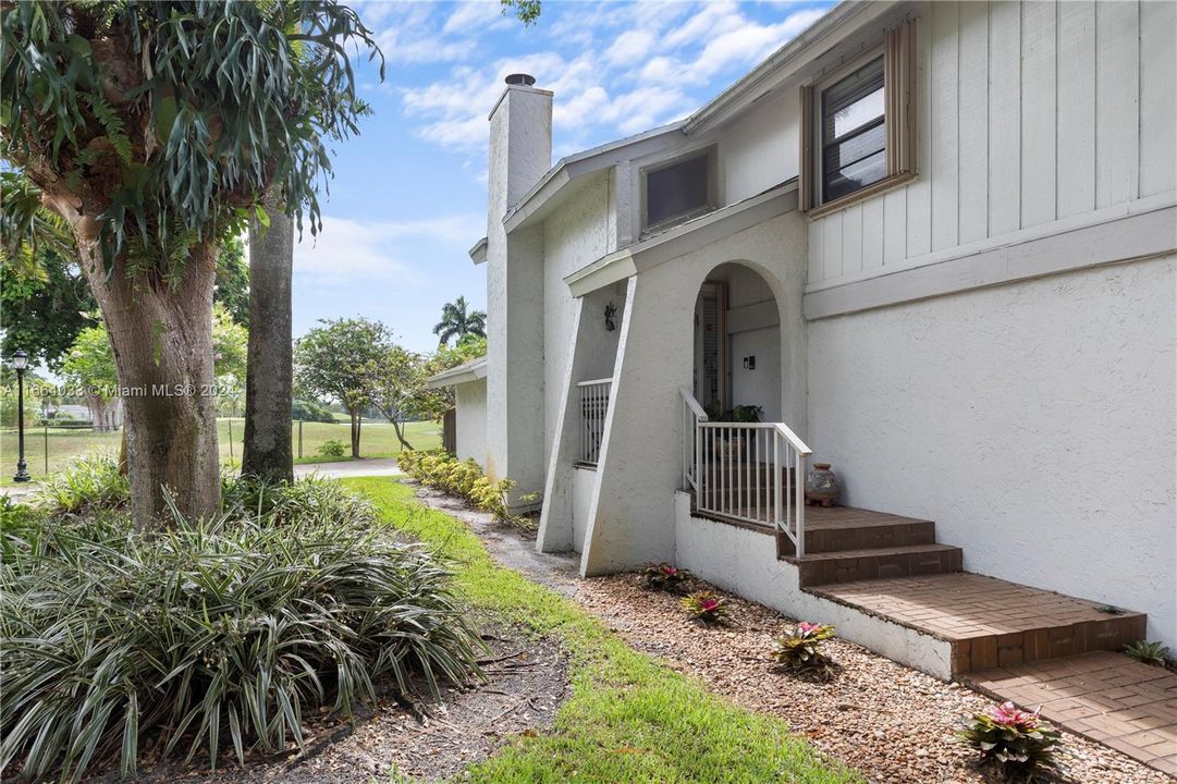 For Sale: $849,500 (3 beds, 2 baths, 2420 Square Feet)