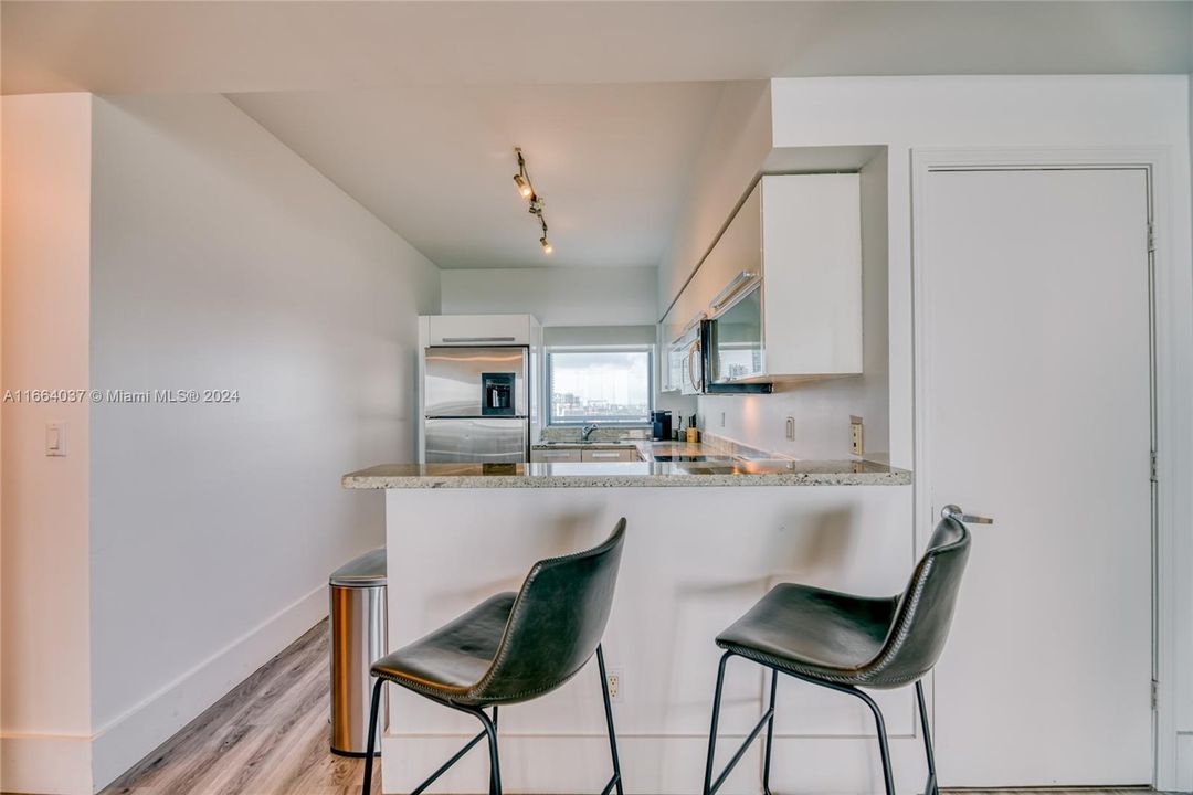 For Sale: $890,000 (2 beds, 2 baths, 1158 Square Feet)