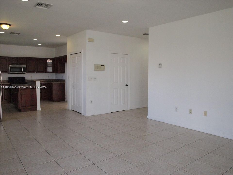 For Rent: $4,300 (4 beds, 3 baths, 2946 Square Feet)