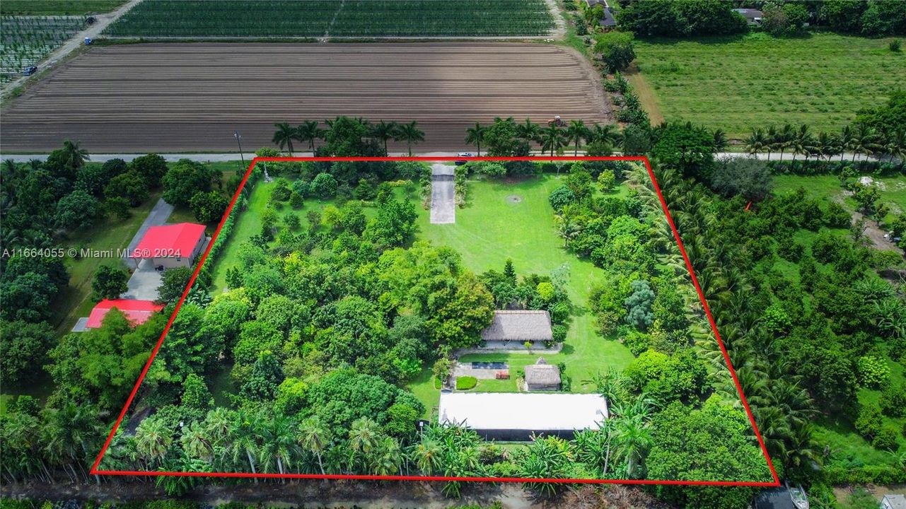 合同活跃: $749,000 (2.59 acres)