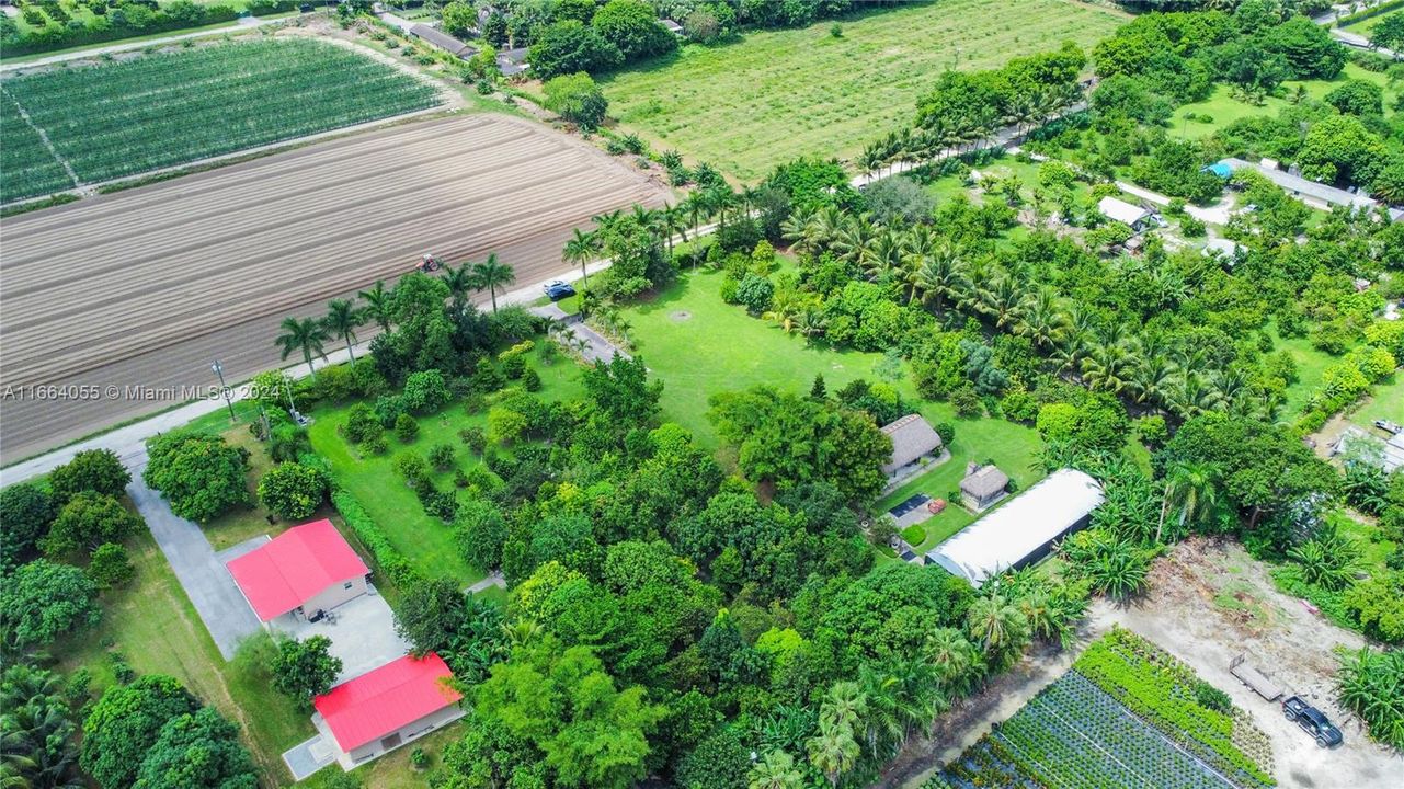 合同活跃: $749,000 (2.59 acres)