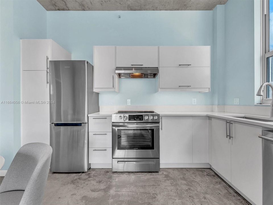 For Sale: $449,997 (2 beds, 1 baths, 950 Square Feet)