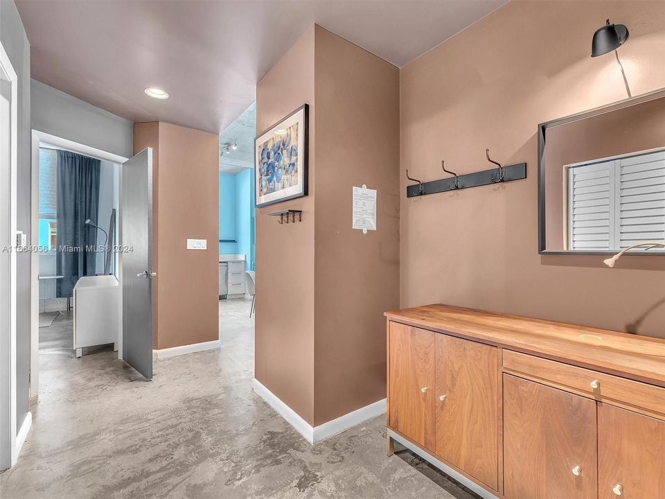 For Sale: $449,997 (2 beds, 1 baths, 950 Square Feet)