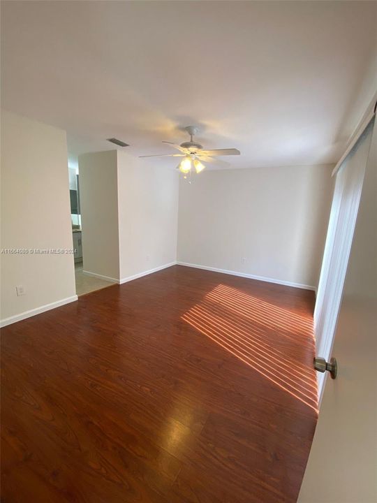 For Rent: $3,600 (4 beds, 2 baths, 1609 Square Feet)