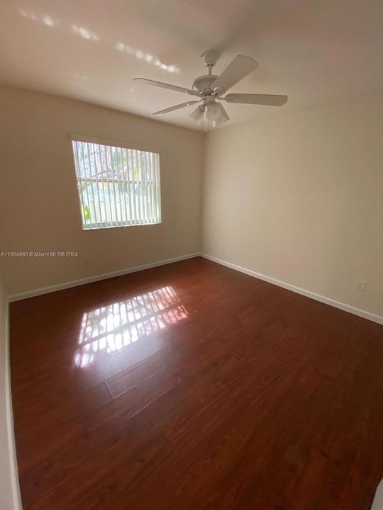 For Rent: $3,600 (4 beds, 2 baths, 1609 Square Feet)