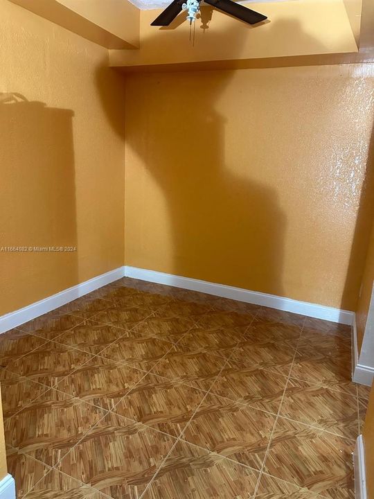 For Rent: $2,500 (3 beds, 1 baths, 1904 Square Feet)