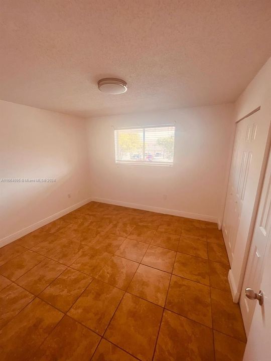 For Rent: $2,400 (2 beds, 2 baths, 998 Square Feet)