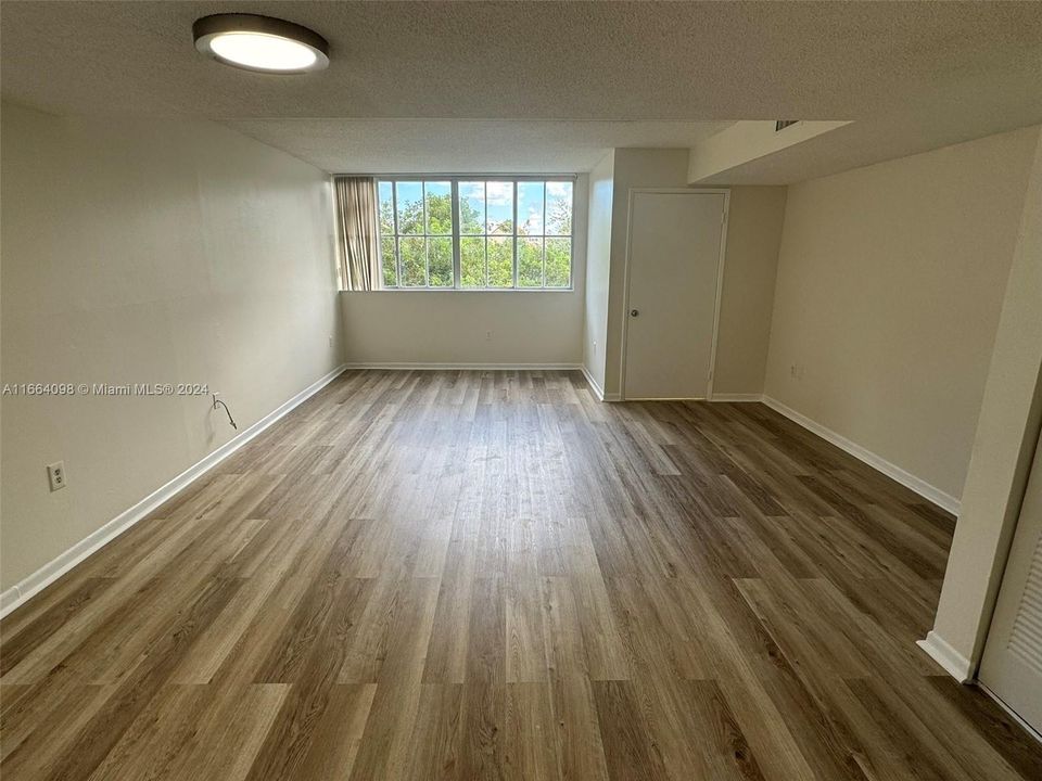 For Rent: $2,150 (2 beds, 2 baths, 1095 Square Feet)