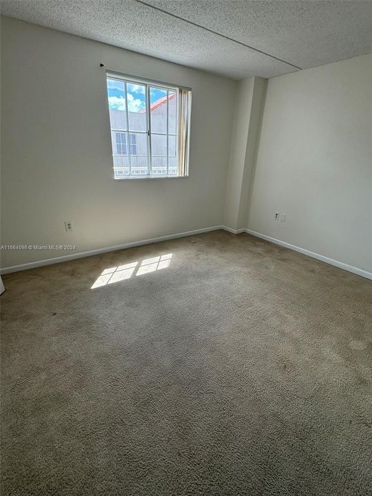 For Rent: $2,150 (2 beds, 2 baths, 1095 Square Feet)