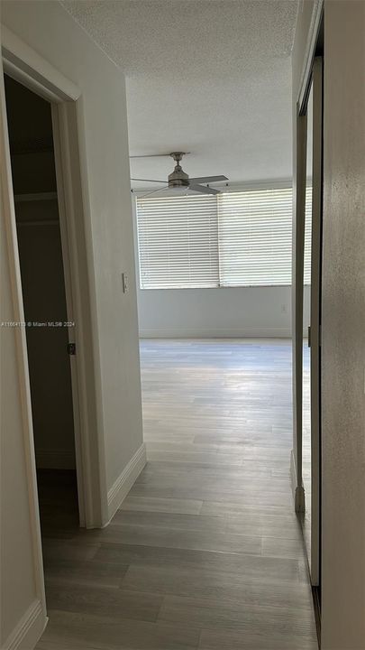 For Rent: $2,150 (1 beds, 1 baths, 898 Square Feet)