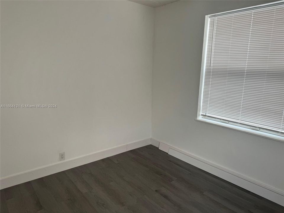 For Rent: $2,150 (2 beds, 1 baths, 1150 Square Feet)