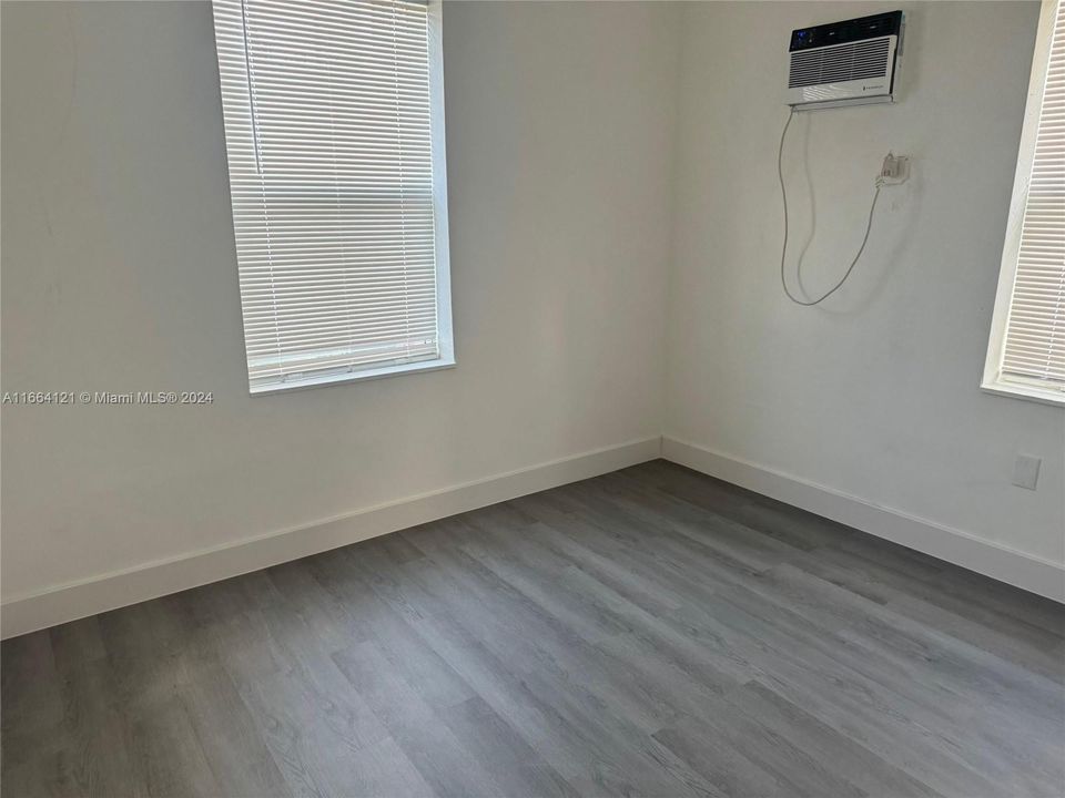 For Rent: $2,150 (2 beds, 1 baths, 1150 Square Feet)