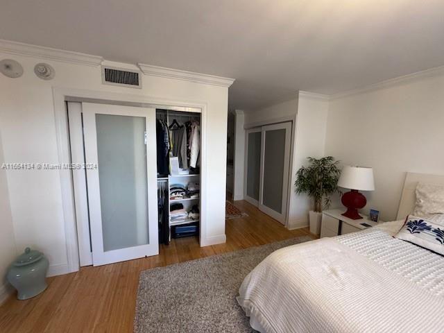 For Rent: $4,500 (1 beds, 1 baths, 1080 Square Feet)