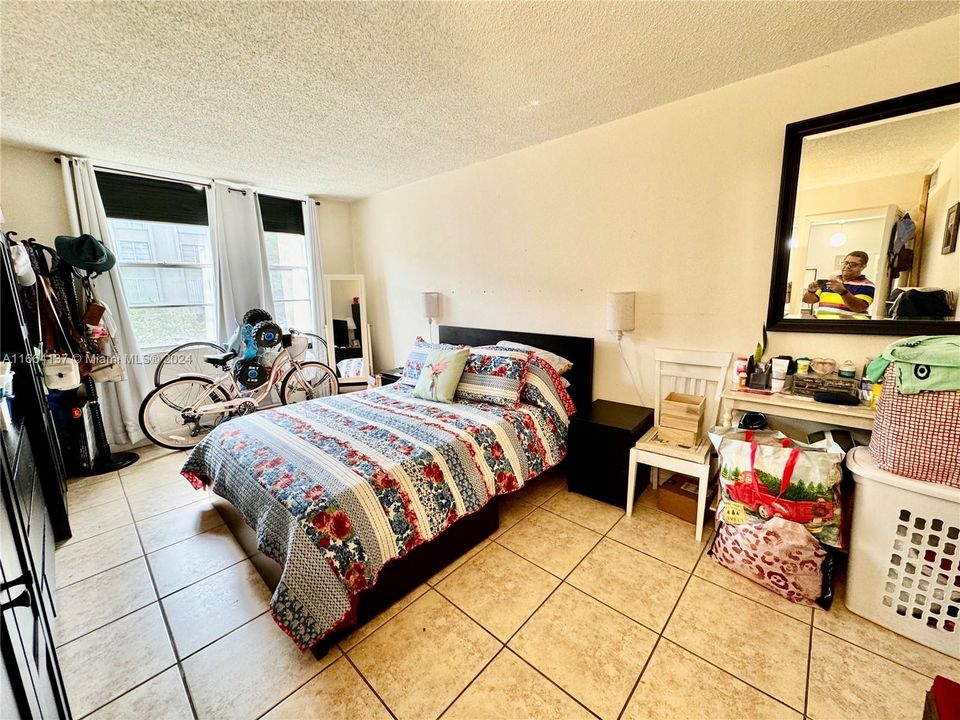 For Rent: $2,000 (1 beds, 1 baths, 690 Square Feet)