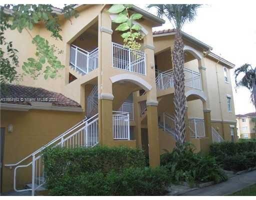 For Rent: $2,250 (2 beds, 2 baths, 1091 Square Feet)