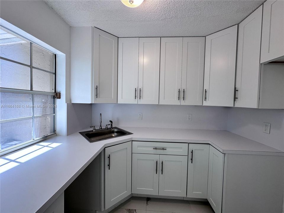 For Rent: $3,000 (2 beds, 2 baths, 1018 Square Feet)