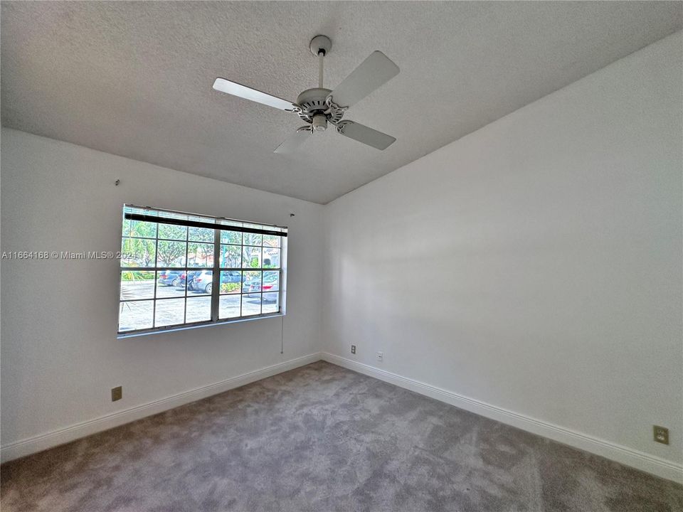 For Rent: $3,000 (2 beds, 2 baths, 1018 Square Feet)