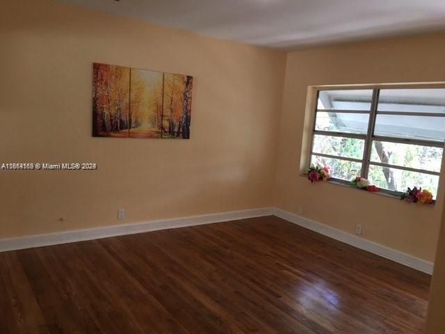 For Rent: $2,550 (3 beds, 2 baths, 1906 Square Feet)