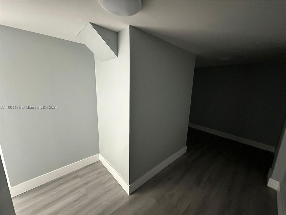 For Rent: $1,900 (1 beds, 1 baths, 1876 Square Feet)