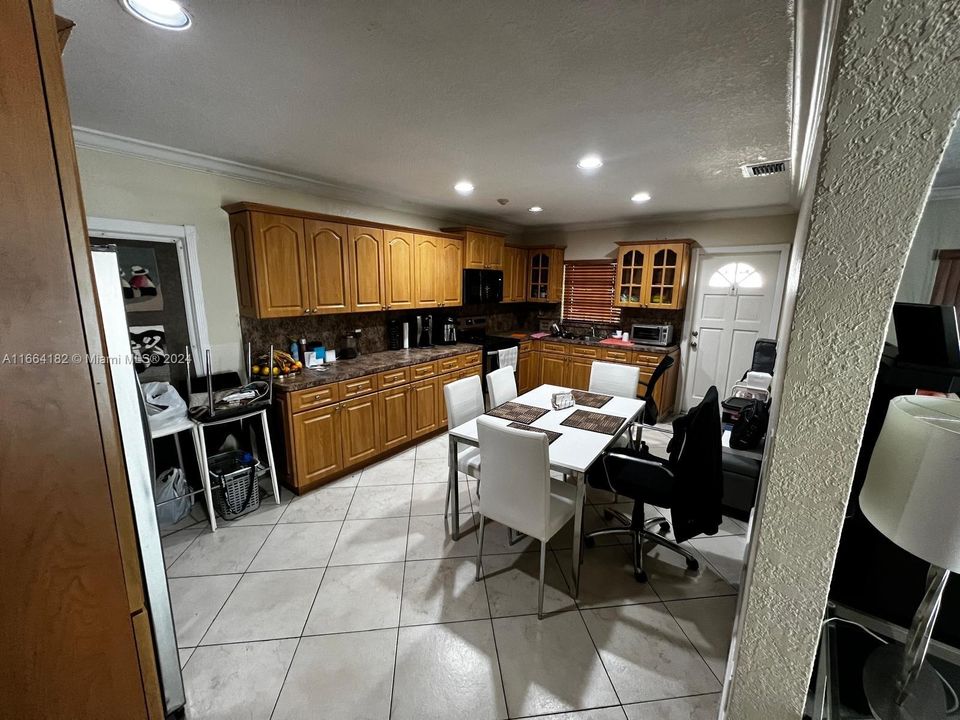 For Rent: $2,200 (2 beds, 1 baths, 0 Square Feet)