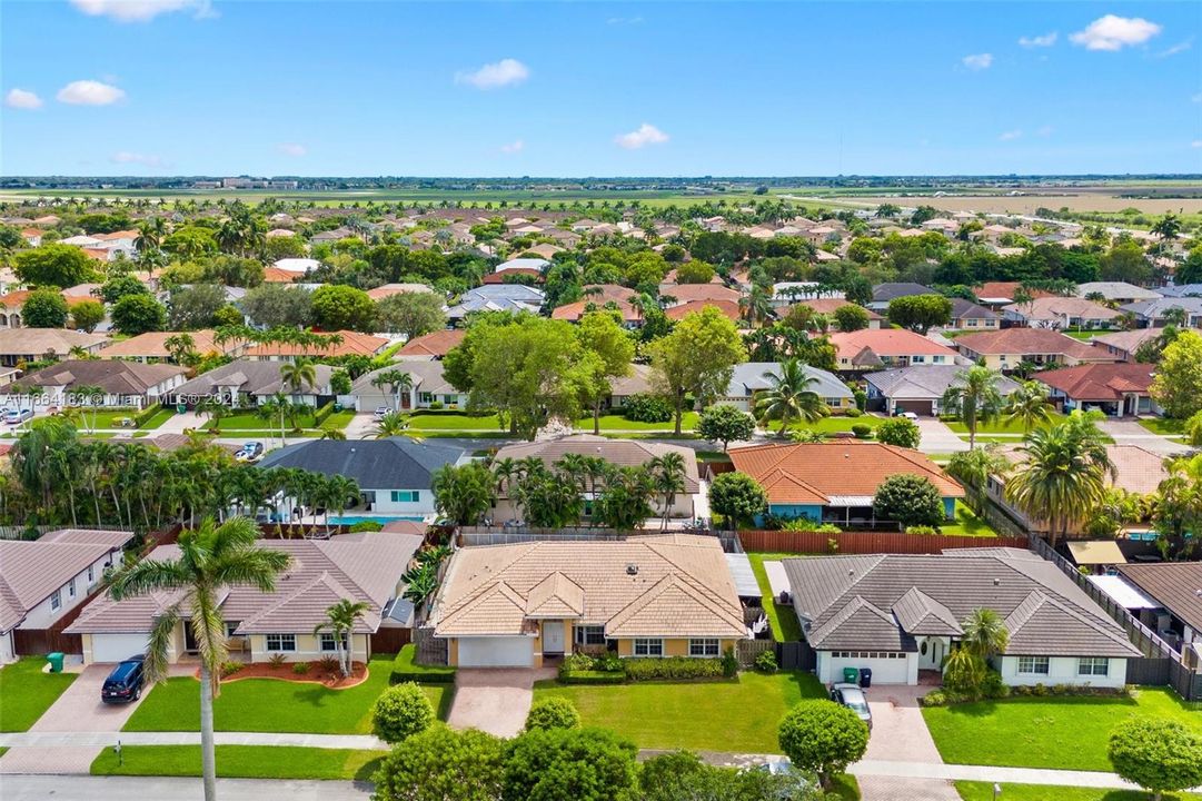 For Sale: $750,000 (4 beds, 3 baths, 2363 Square Feet)