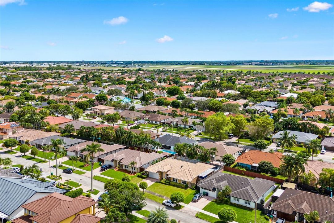 For Sale: $750,000 (4 beds, 3 baths, 2363 Square Feet)