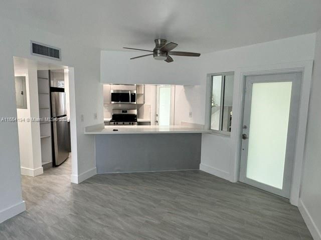 For Rent: $1,750 (1 beds, 1 baths, 680 Square Feet)