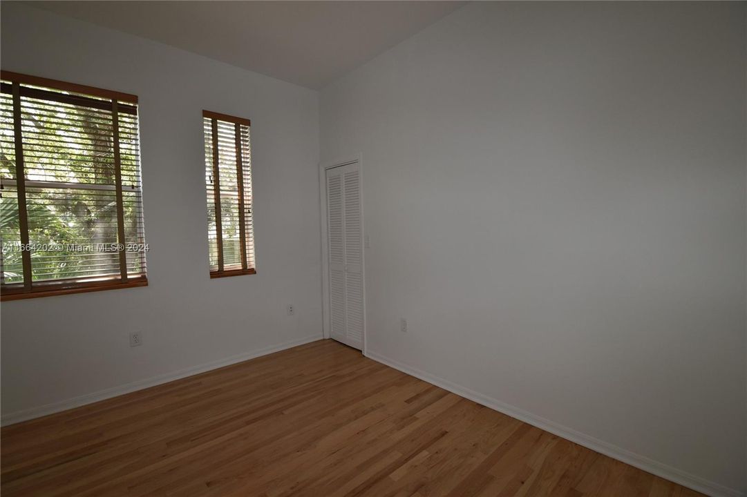 For Rent: $4,000 (2 beds, 1 baths, 850 Square Feet)