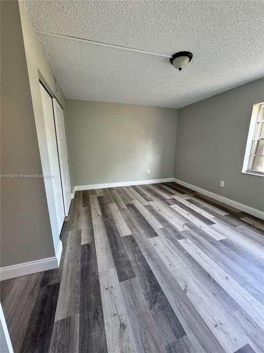 For Rent: $2,300 (2 beds, 1 baths, 1020 Square Feet)