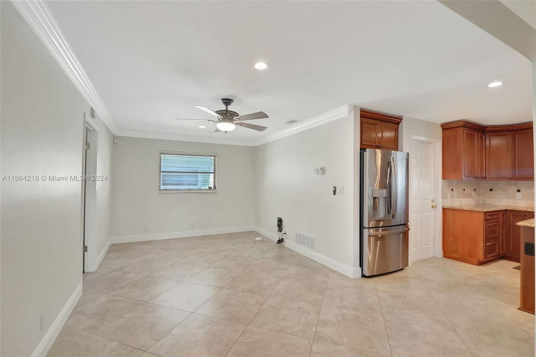 For Sale: $385,000 (2 beds, 2 baths, 1524 Square Feet)