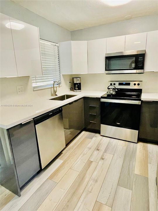 For Rent: $3,150 (2 beds, 1 baths, 1175 Square Feet)