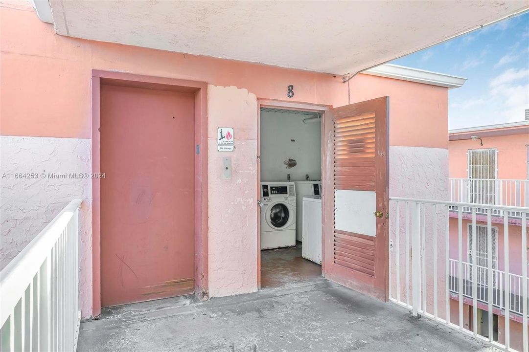 For Sale: $170,000 (2 beds, 2 baths, 800 Square Feet)