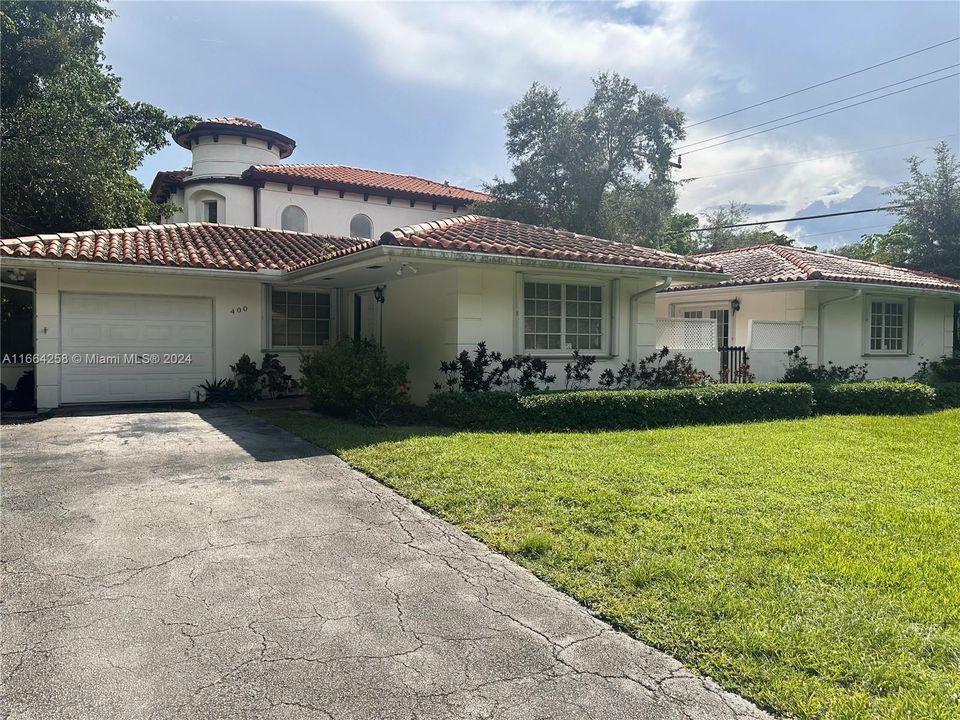 For Sale: $1,550,000 (3 beds, 2 baths, 2082 Square Feet)