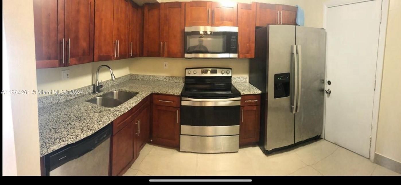 For Sale: $175,000 (2 beds, 2 baths, 1100 Square Feet)