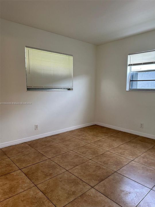 For Rent: $2,650 (4 beds, 2 baths, 2255 Square Feet)