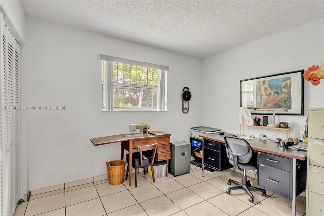 For Sale: $535,000 (3 beds, 1 baths, 1175 Square Feet)