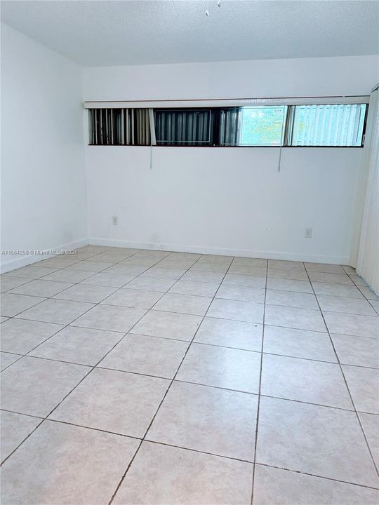 For Rent: $2,300 (2 beds, 2 baths, 1074 Square Feet)