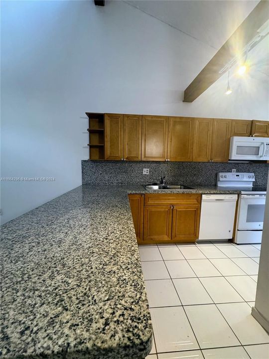 For Rent: $2,300 (2 beds, 2 baths, 1074 Square Feet)