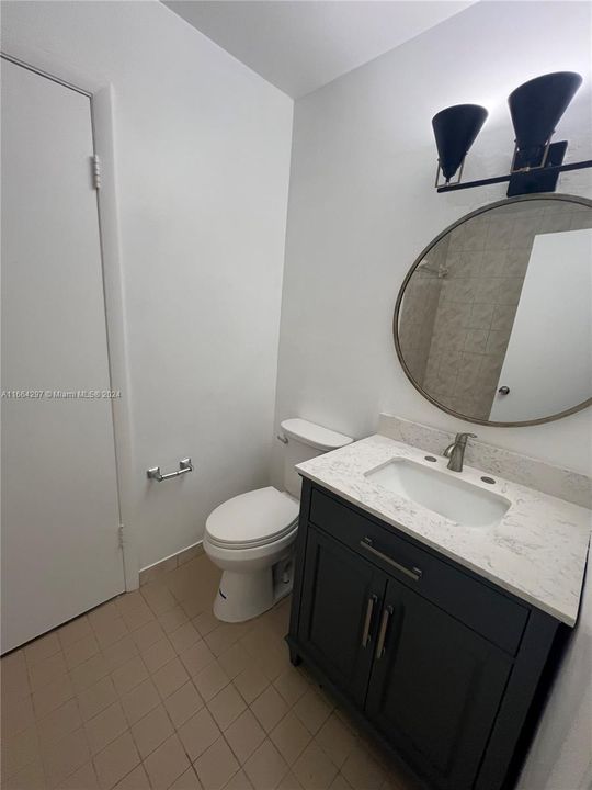 For Sale: $229,000 (2 beds, 1 baths, 863 Square Feet)