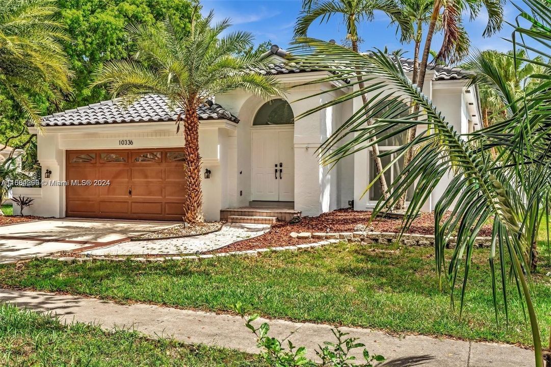 For Sale: $835,000 (3 beds, 2 baths, 1942 Square Feet)