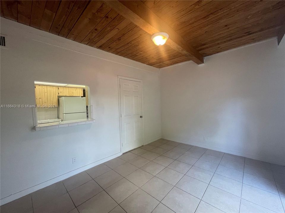 For Sale: $265,000 (2 beds, 2 baths, 1290 Square Feet)