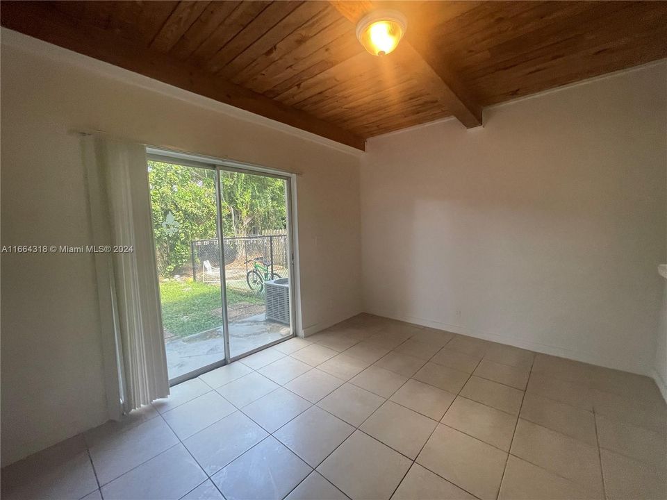 En Venta: $265,000 (2 camas, 2 baños, 1290 Pies cuadrados)