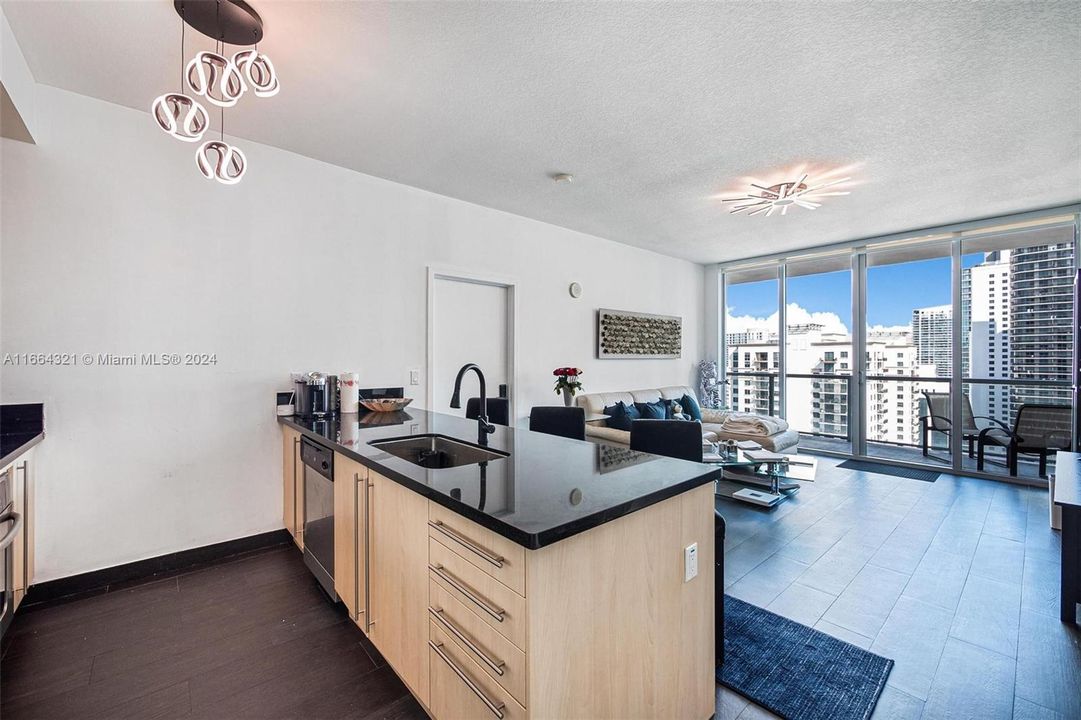 For Sale: $669,900 (2 beds, 2 baths, 1012 Square Feet)